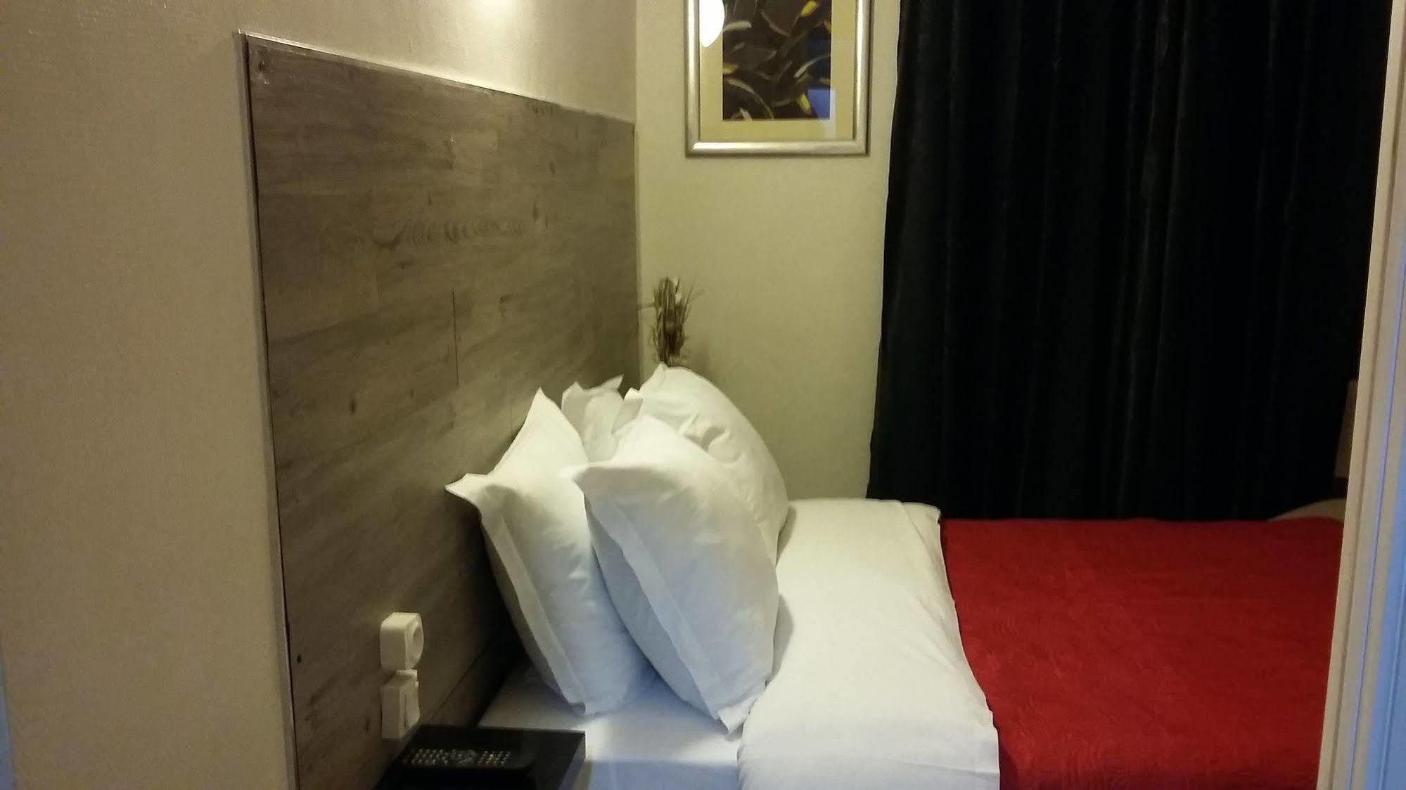 Hotel Nice Savoie Saint-Laurent-du-Var Dış mekan fotoğraf